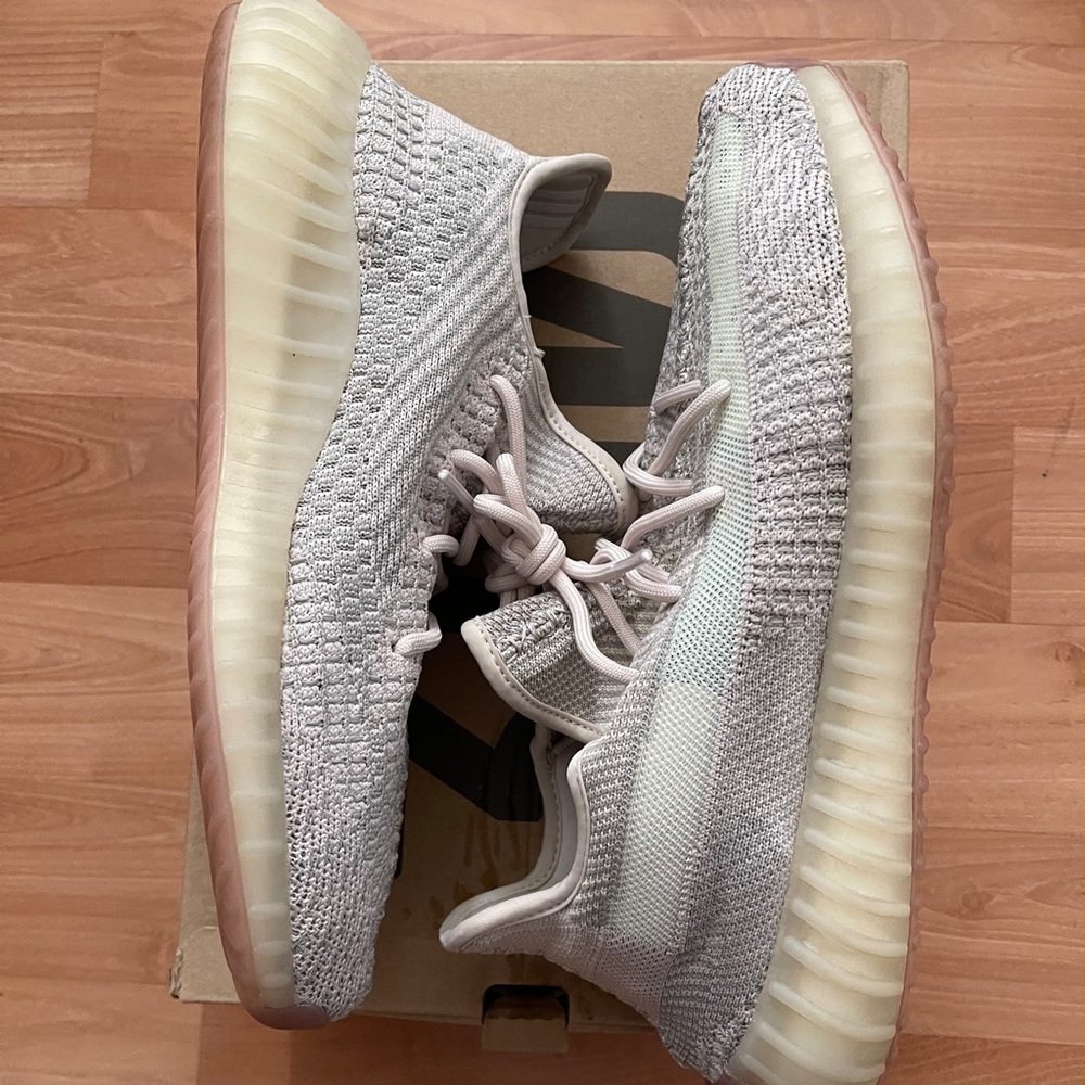 Yeezy 350 V2 Citrin.